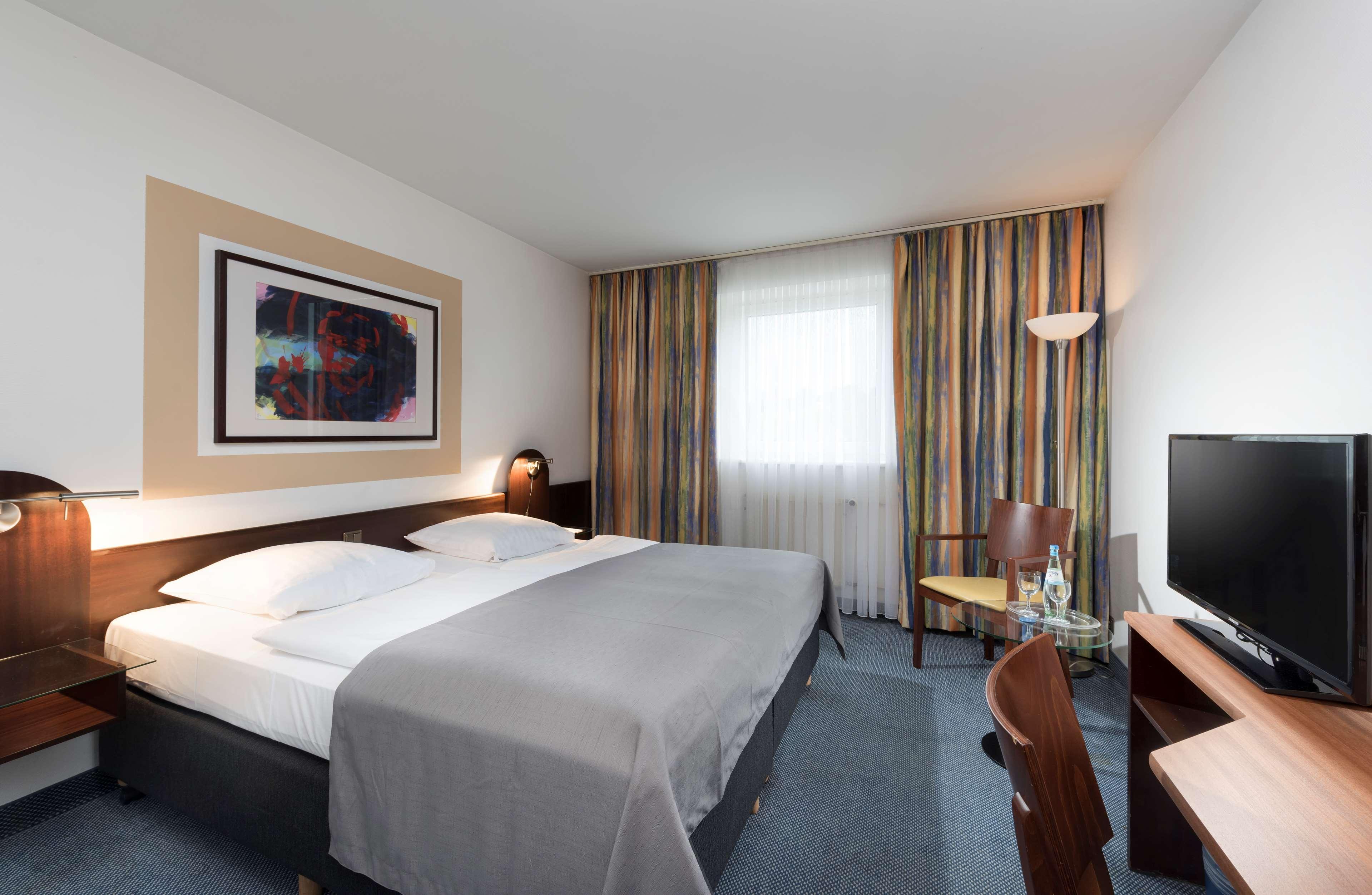 รามาดา บาย วินด์แฮม เฟลนส์บวร์ค Hotel เฟลนส์บวร์ก ภายนอก รูปภาพ