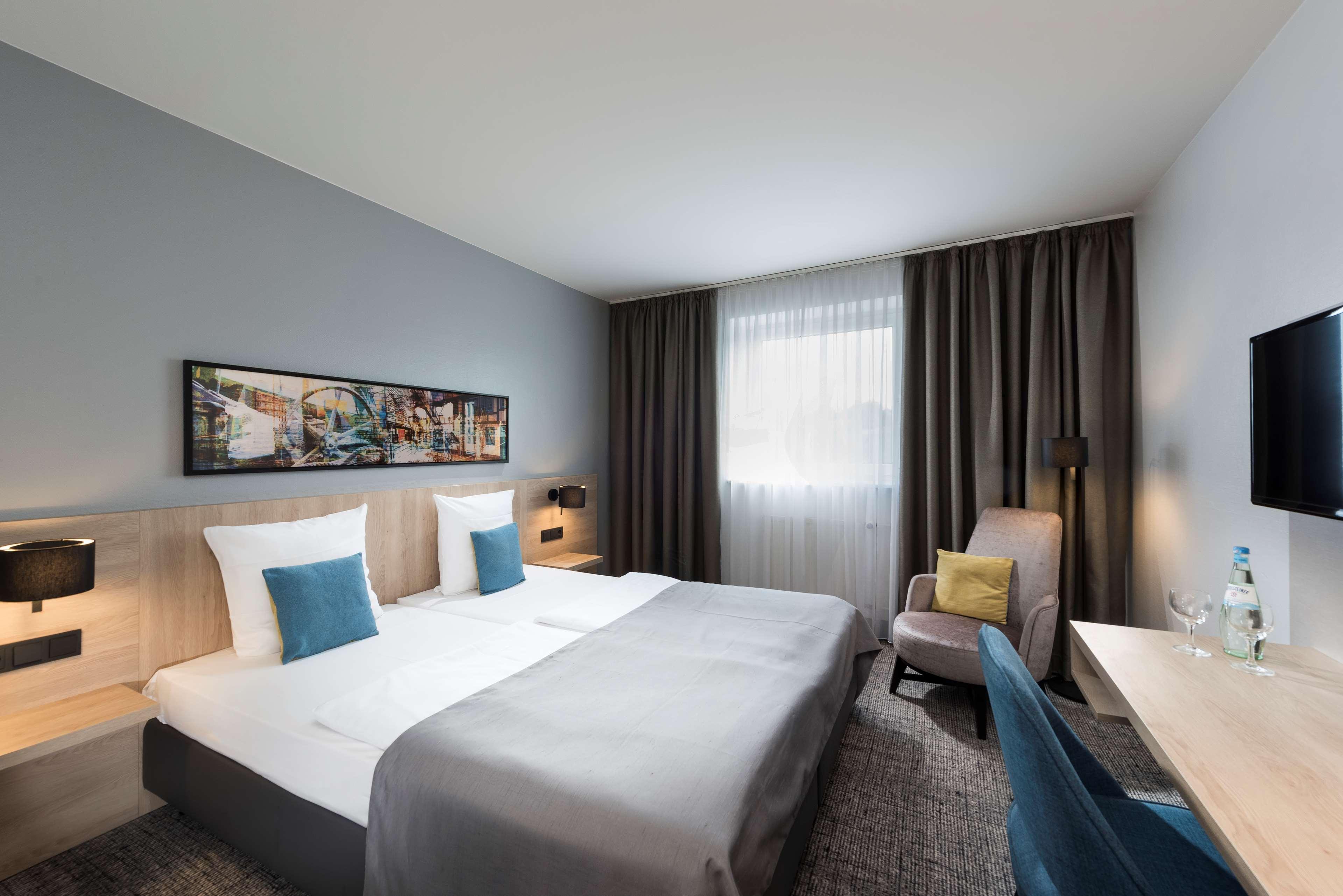 รามาดา บาย วินด์แฮม เฟลนส์บวร์ค Hotel เฟลนส์บวร์ก ภายนอก รูปภาพ