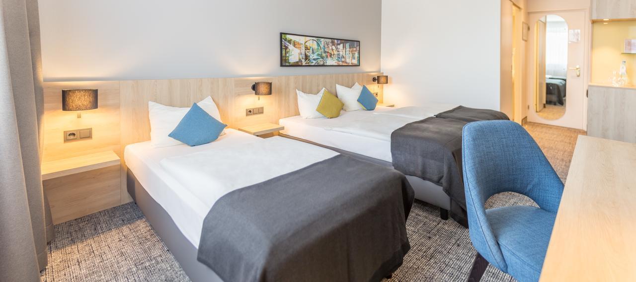 รามาดา บาย วินด์แฮม เฟลนส์บวร์ค Hotel เฟลนส์บวร์ก ภายนอก รูปภาพ