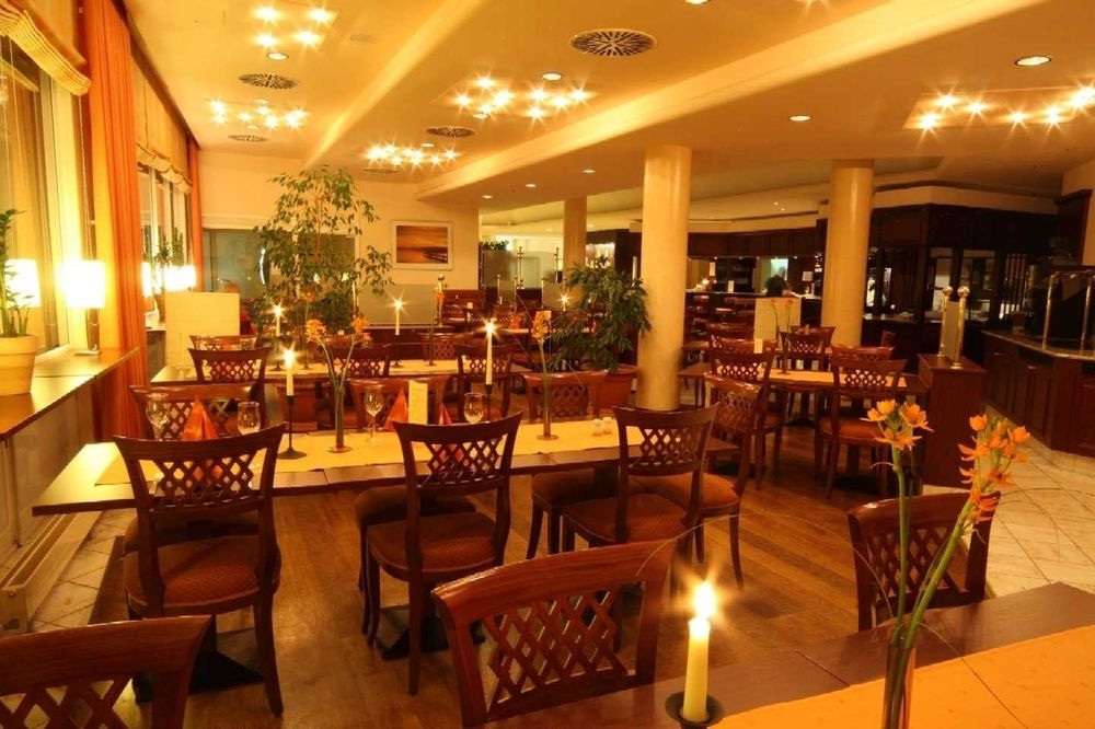 รามาดา บาย วินด์แฮม เฟลนส์บวร์ค Hotel เฟลนส์บวร์ก ภายนอก รูปภาพ