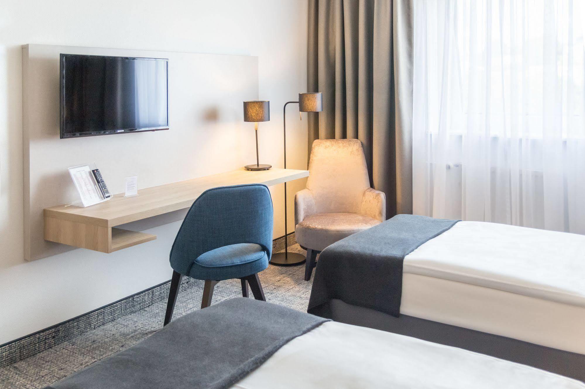 รามาดา บาย วินด์แฮม เฟลนส์บวร์ค Hotel เฟลนส์บวร์ก ภายนอก รูปภาพ