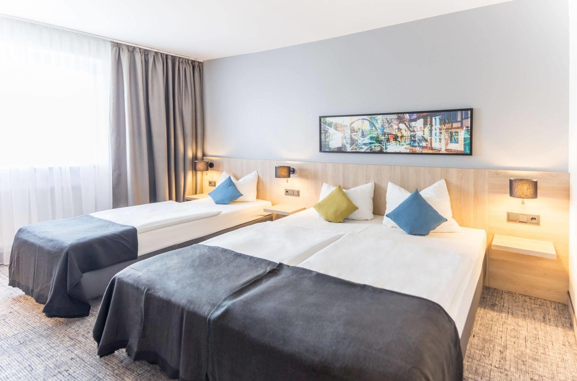 รามาดา บาย วินด์แฮม เฟลนส์บวร์ค Hotel เฟลนส์บวร์ก ภายนอก รูปภาพ